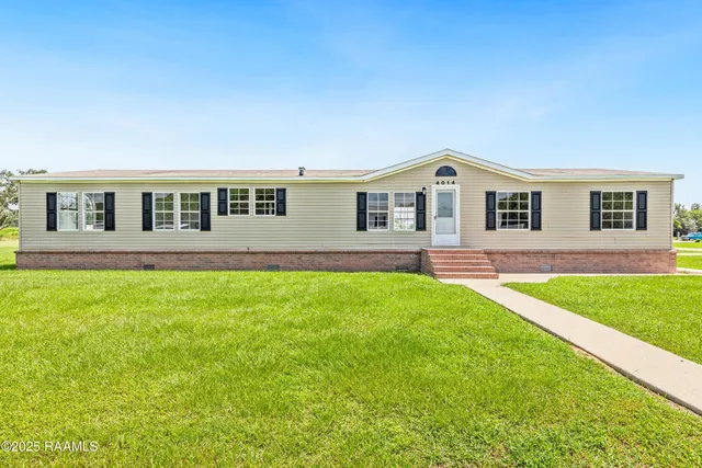 $180,000 | 4014 Rue Martine, New Iberia, LA 70560
