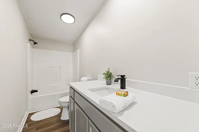 $180,000 | 4014 Rue Martine, New Iberia, LA 70560