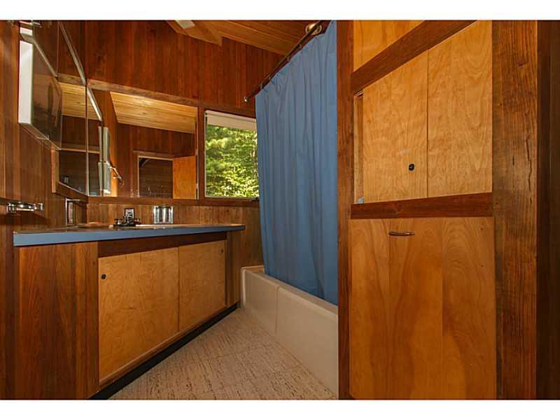 88 Sand Point Rd Mount Mount Desert, ME 04660 - Photo 23 of 35 Bathroom.