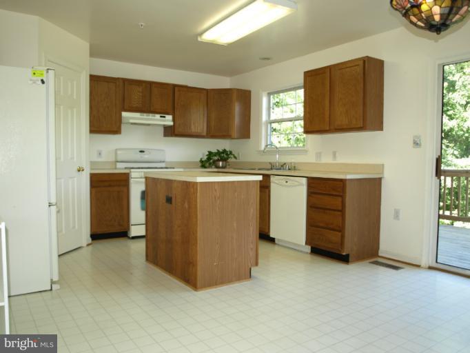 235 Carolstowne Road Reisterstown, MD 21136 - Photo 15 of 15 Kitchen
