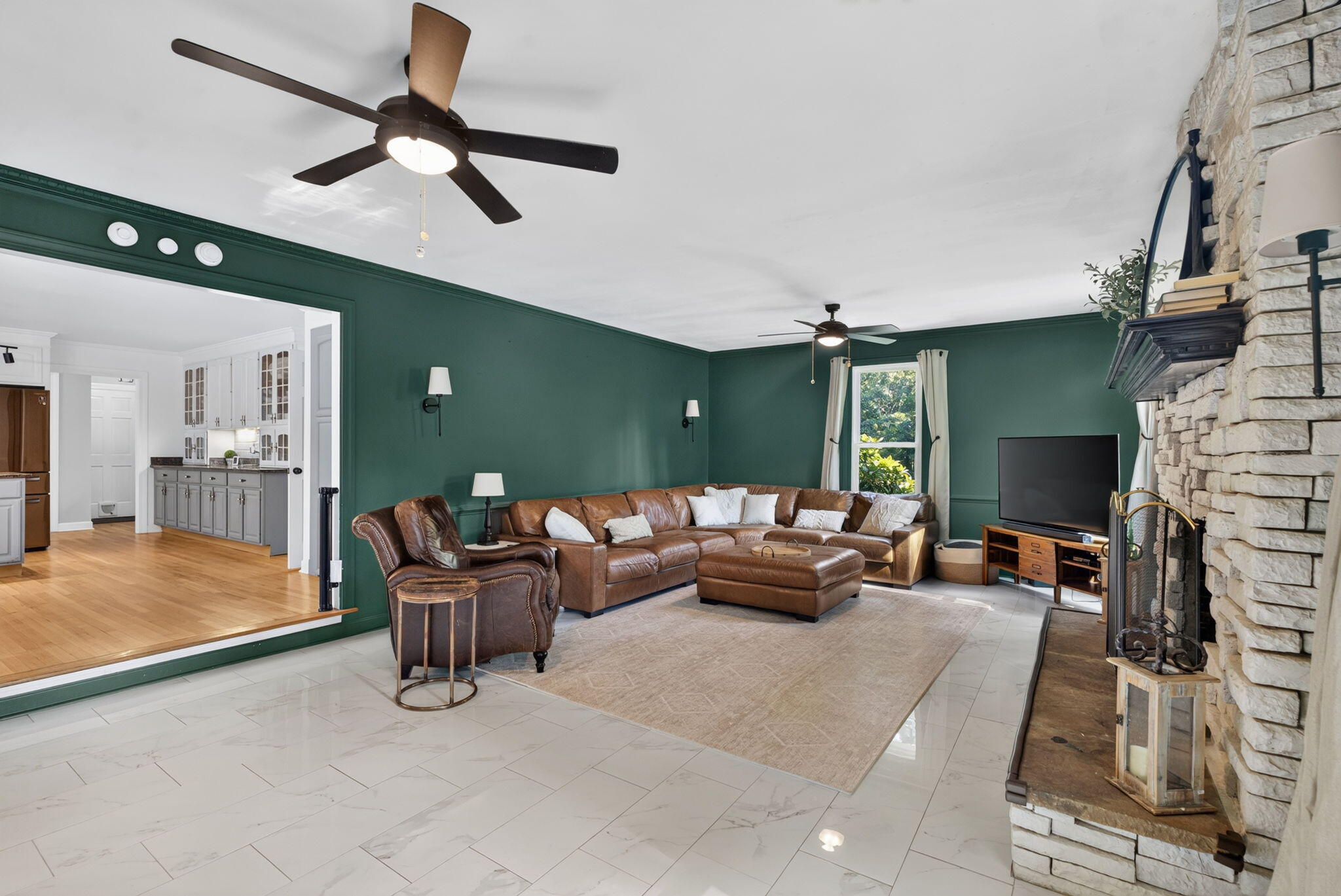 407 Huntington Rd