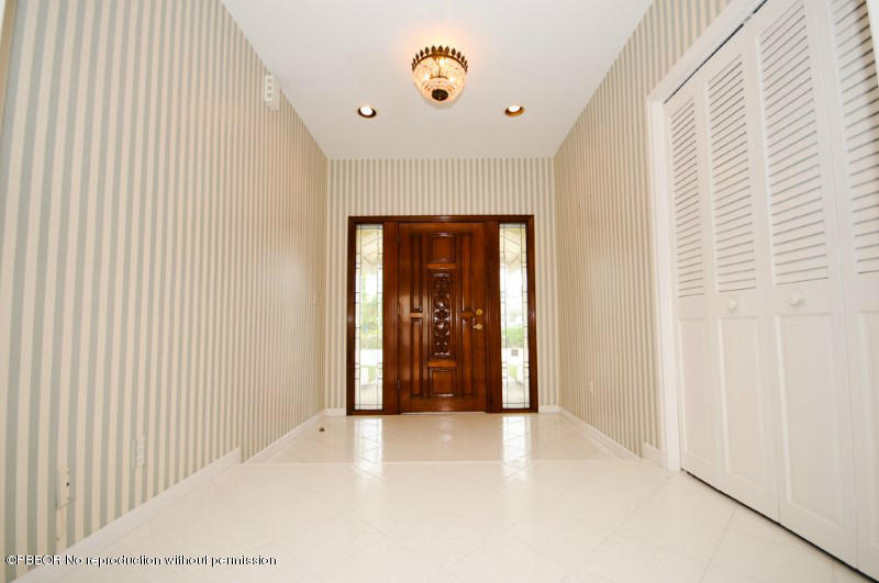 2284 Ibis Isle Road West Palm Beach, FL 33480 - Photo 2 of 15 2 Entrance