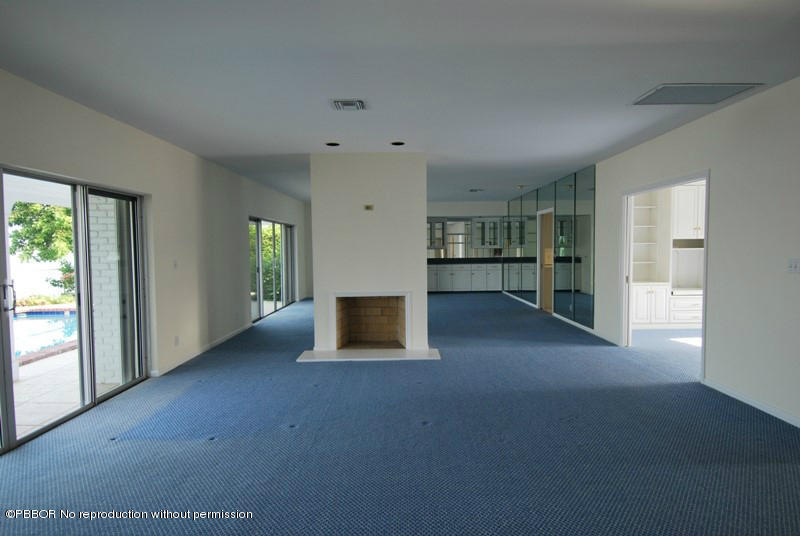 2284 Ibis Isle Road West Palm Beach, FL 33480 - Photo 3 of 15 3 Living Room