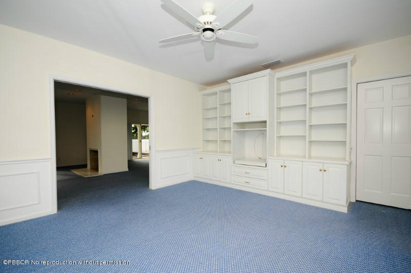 2284 Ibis Isle Road West Palm Beach, FL 33480 - Photo 4 of 15 4 Living Room