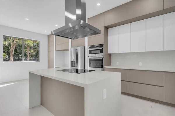 $8,950 | 3204 Plaza Street, Miami, FL 33133