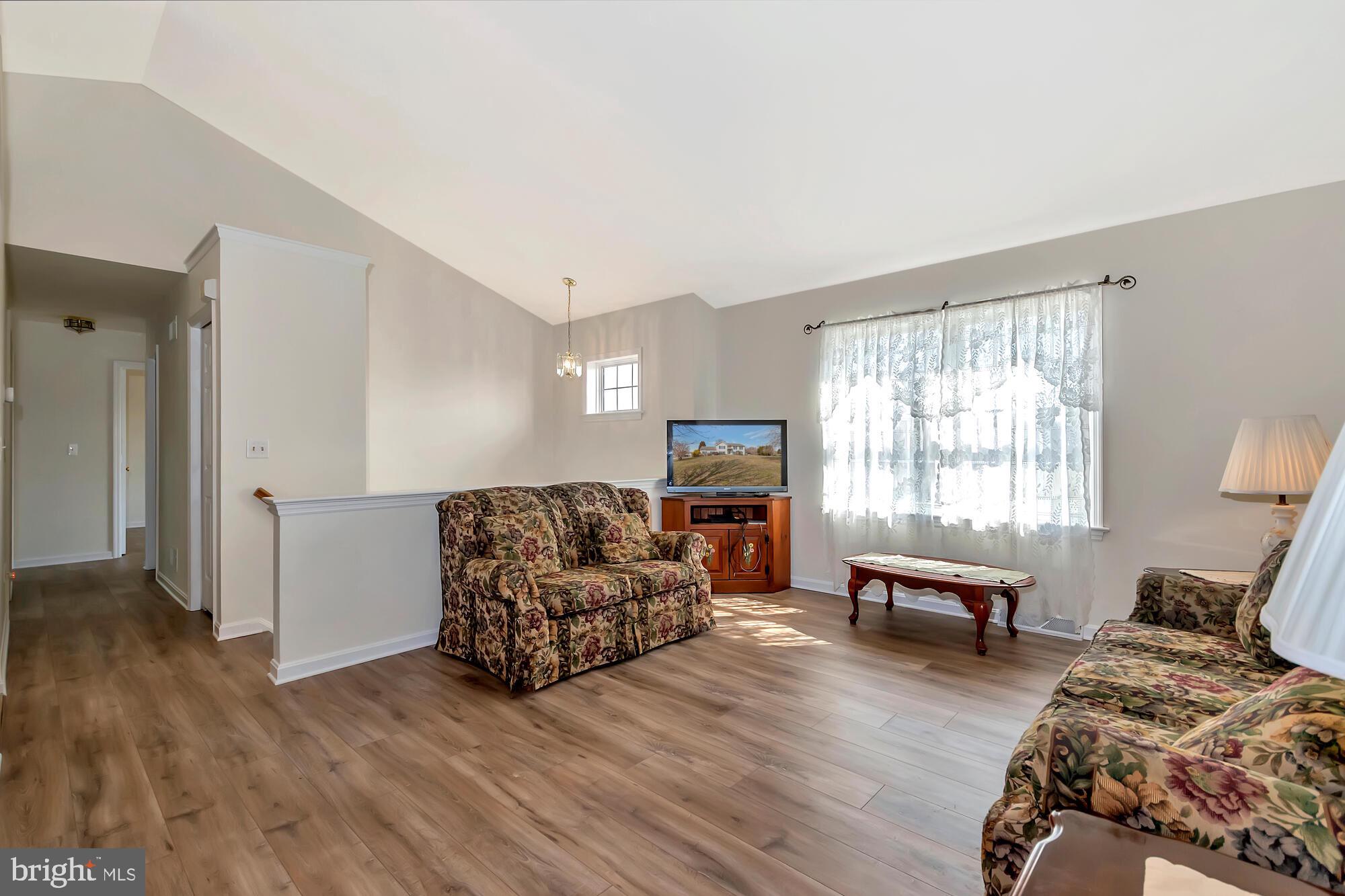 106 Log House Road Oxford, PA 19363 - Photo 4 of 29 Living room