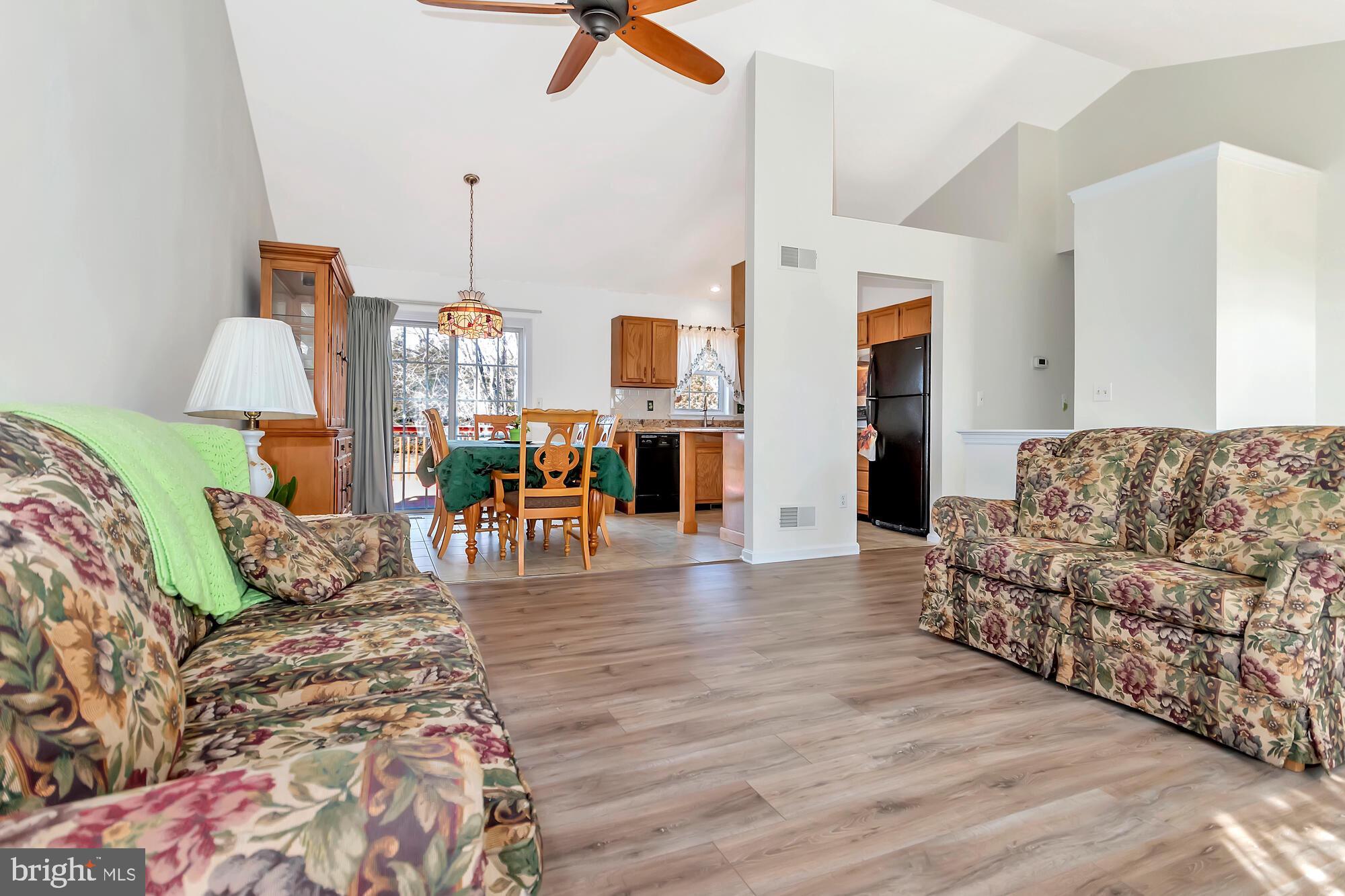 106 Log House Road Oxford, PA 19363 - Photo 6 of 29 Living room