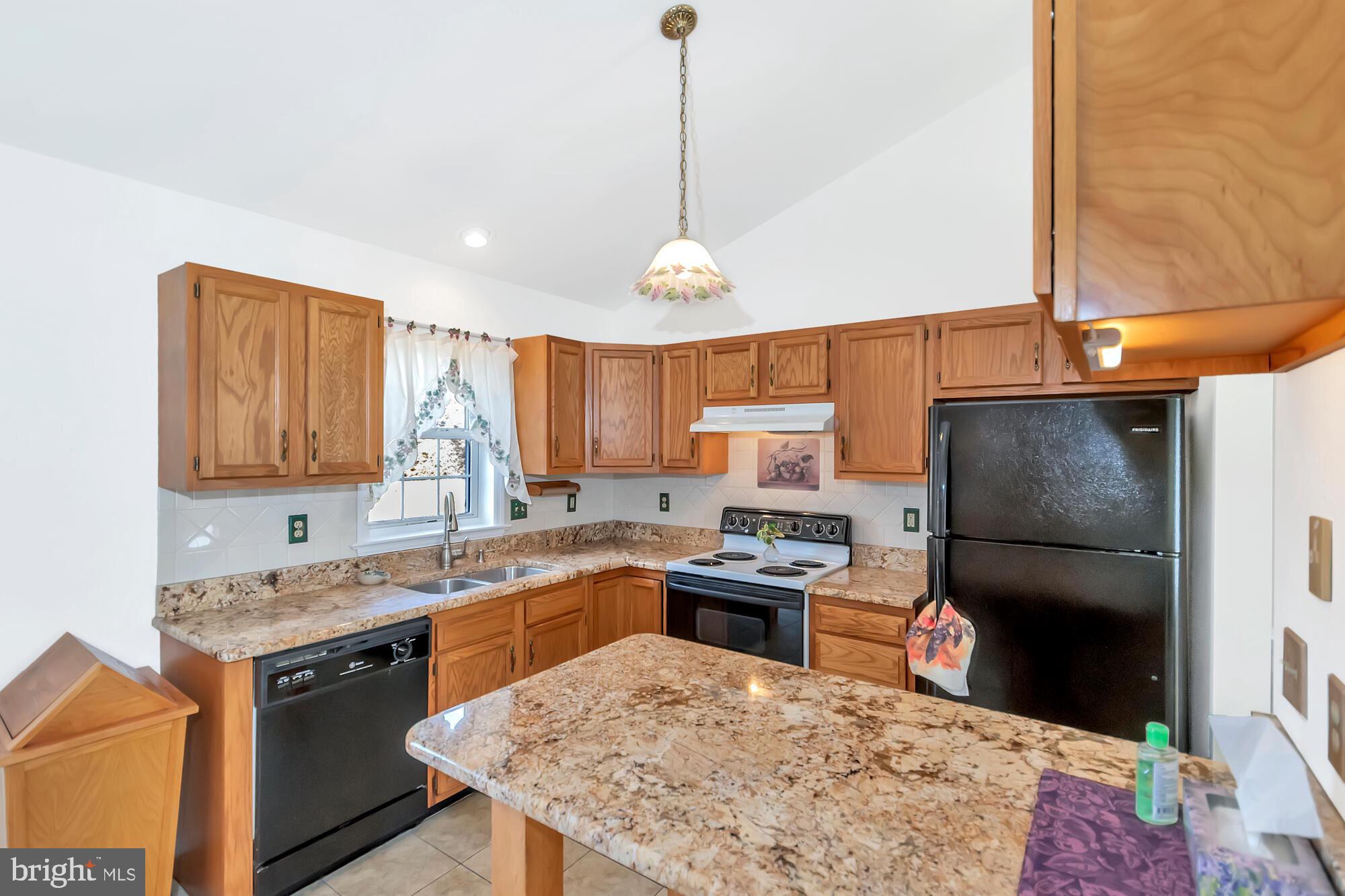 106 Log House Road Oxford, PA 19363 - Photo 9 of 29 Kitchen