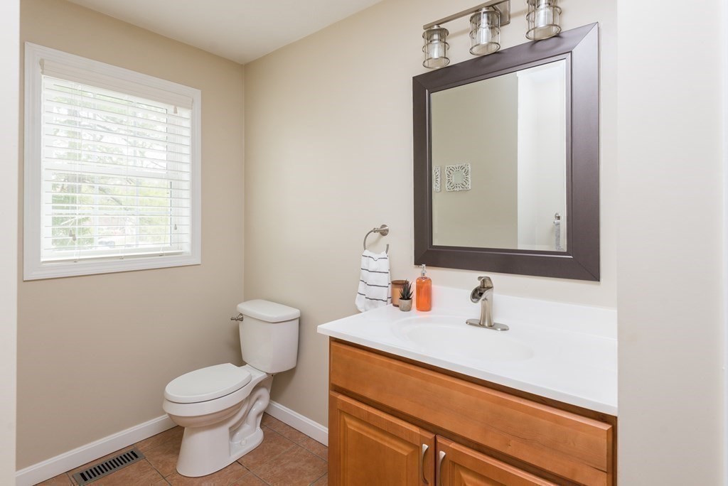 30 Julian Road Randolph, MA 02368 - Photo 16 of 28 Gallery Image 16
