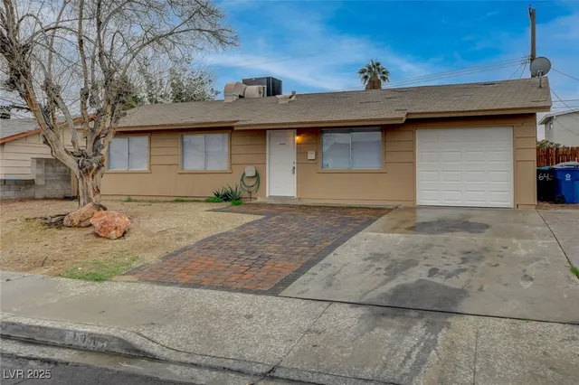 $1,700 | 6453 Bannock Way, Las Vegas, NV 89107