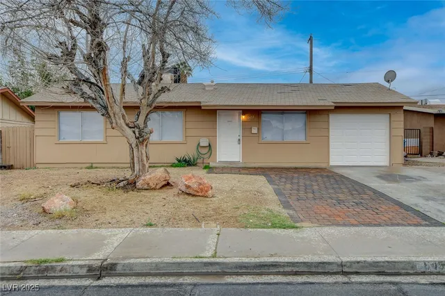 $1,700 | 6453 Bannock Way, Las Vegas, NV 89107