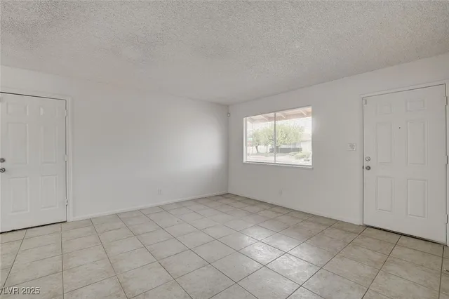 $1,700 | 6453 Bannock Way, Las Vegas, NV 89107