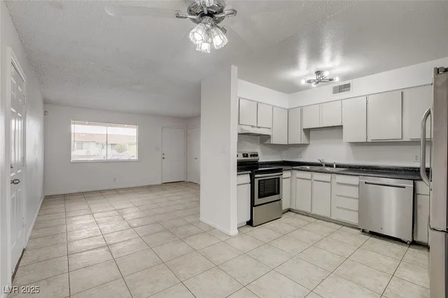 $1,700 | 6453 Bannock Way, Las Vegas, NV 89107