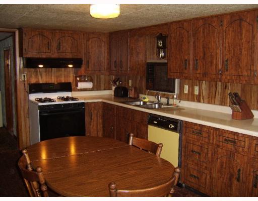Kitchen. Open and spacious eat-in kitchen!