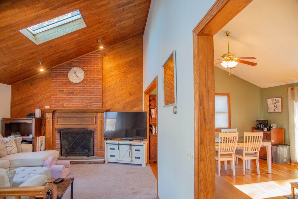 78 Bertenshaw Road Woonsocket, RI 02895 - Photo 11 of 32