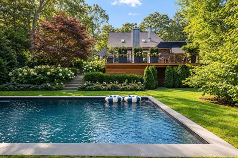 $2,295,000 | 26 Harbor View Drive, East Hampton, NY 11937