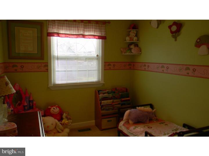 18 Sun Valley Road Hamilton, NJ 08690 - Photo 16 of 25 Bedroom 2