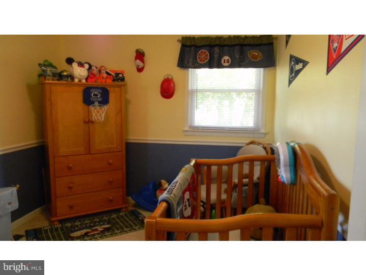 18 Sun Valley Road Hamilton, NJ 08690 - Photo 17 of 25 Bedroom 3