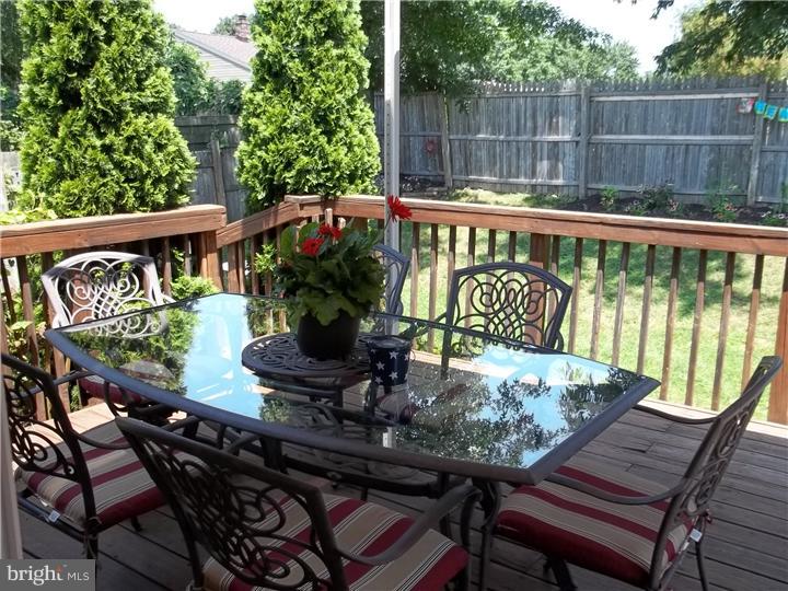 18 Sun Valley Road Hamilton, NJ 08690 - Photo 22 of 25 Deck