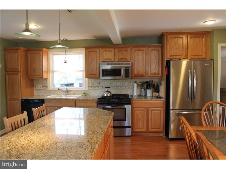 18 Sun Valley Road Hamilton, NJ 08690 - Photo 9 of 25 Kitchen