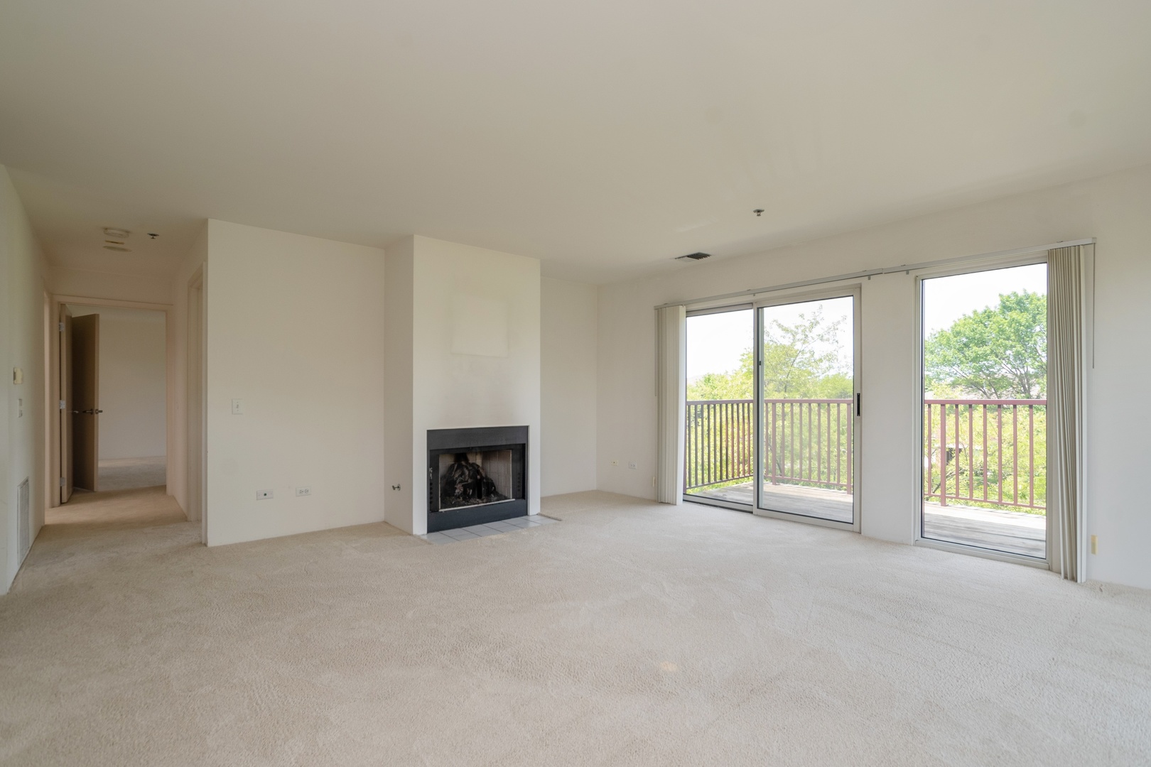 432 Kelburn Road, Unit 322 Deerfield, IL 60015 - Photo 4 of 19