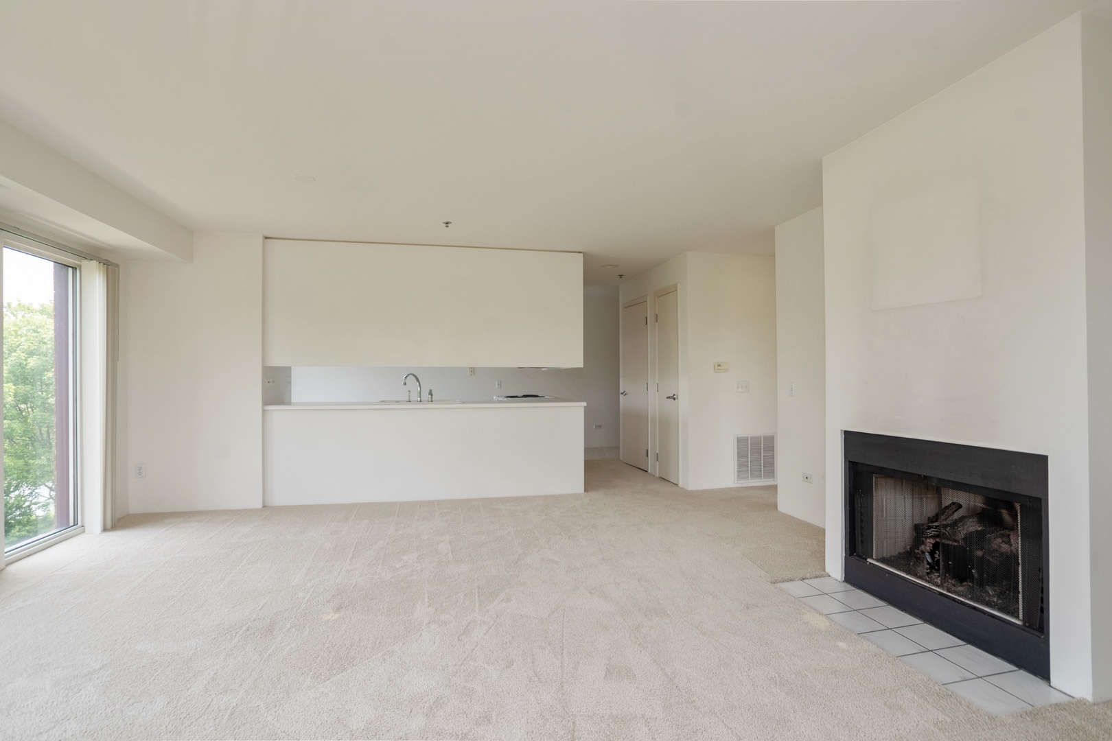 432 Kelburn Road, Unit 322 Deerfield, IL 60015 - Photo 6 of 19