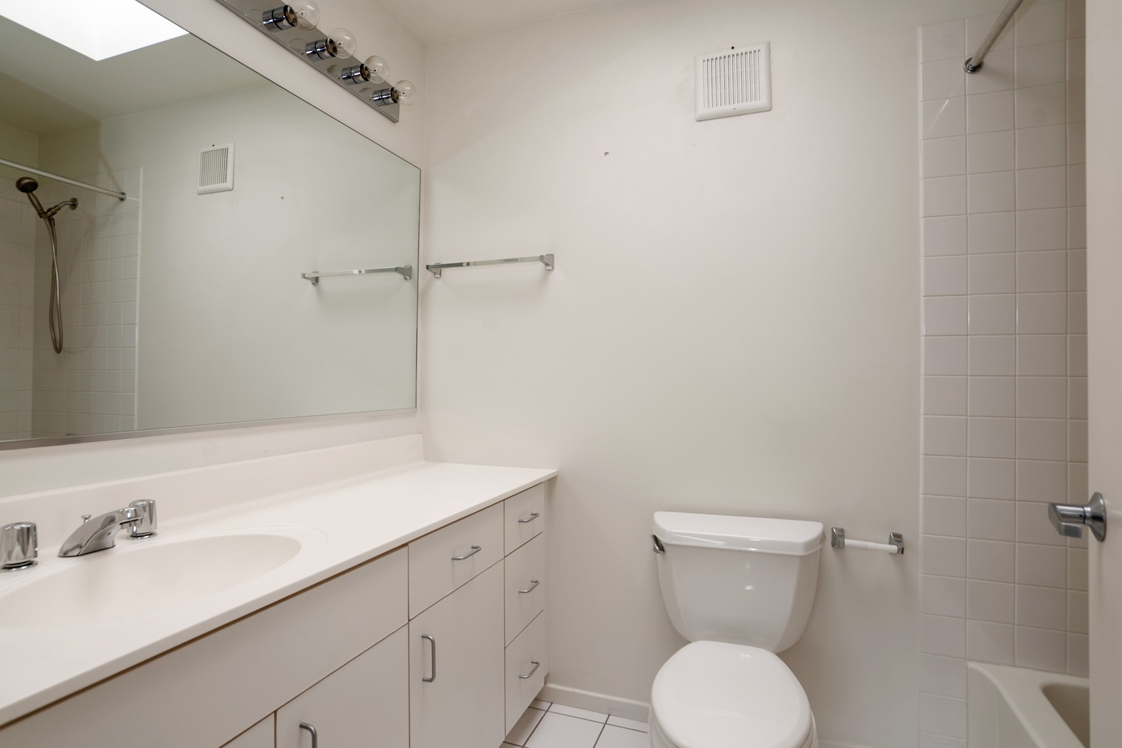 432 Kelburn Road, Unit 322 Deerfield, IL 60015 - Photo 10 of 19