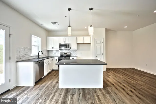 $344,200 | 7865 Briarwood Drive, Harrisburg, PA 17112