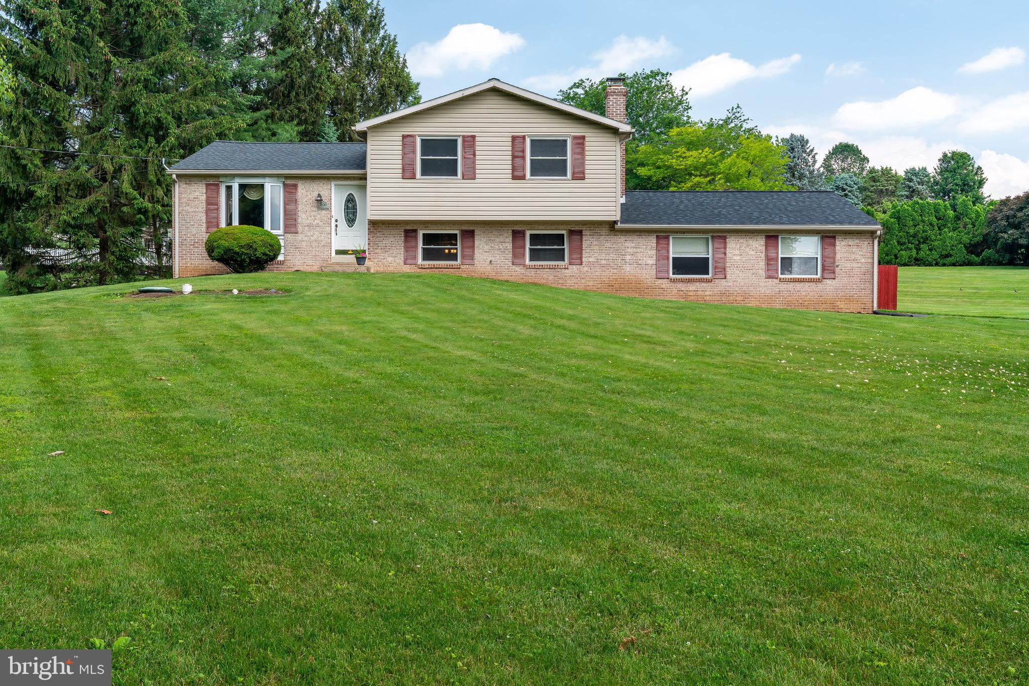 100 Bender Mill Road Lancaster, PA 17603 - Photo 2 of 34 Front View