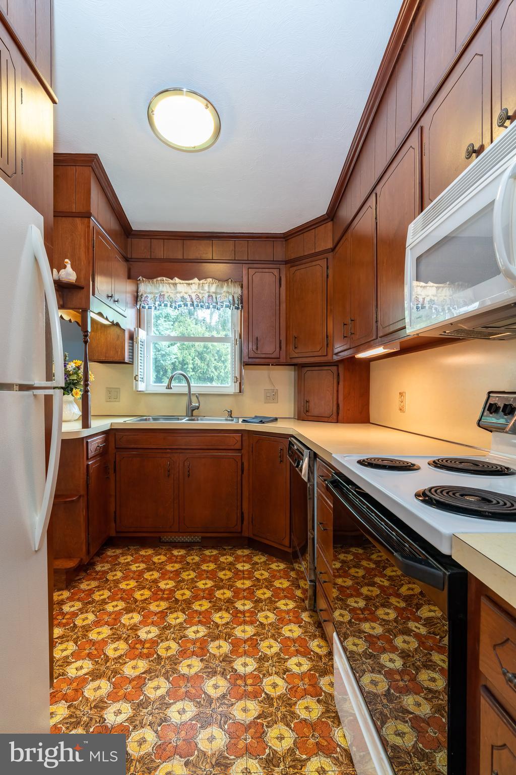 100 Bender Mill Road Lancaster, PA 17603 - Photo 15 of 34 Kitchen