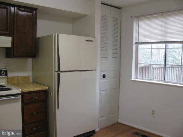 11515 Ivy Bush Court Reston, VA 20191 - Photo 7 of 12 Kitchen