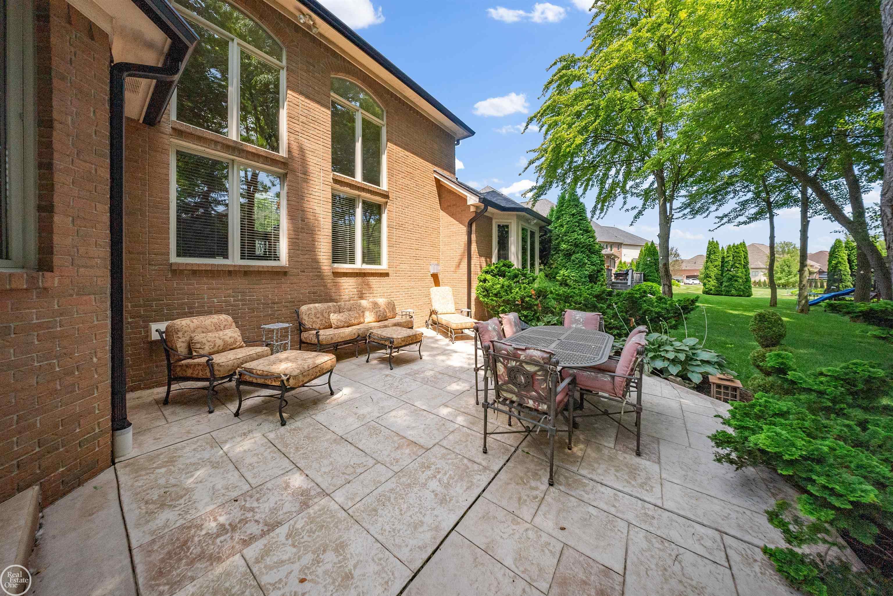 13046 Partridge Run Utica, MI 48315 - Photo 5 of 51