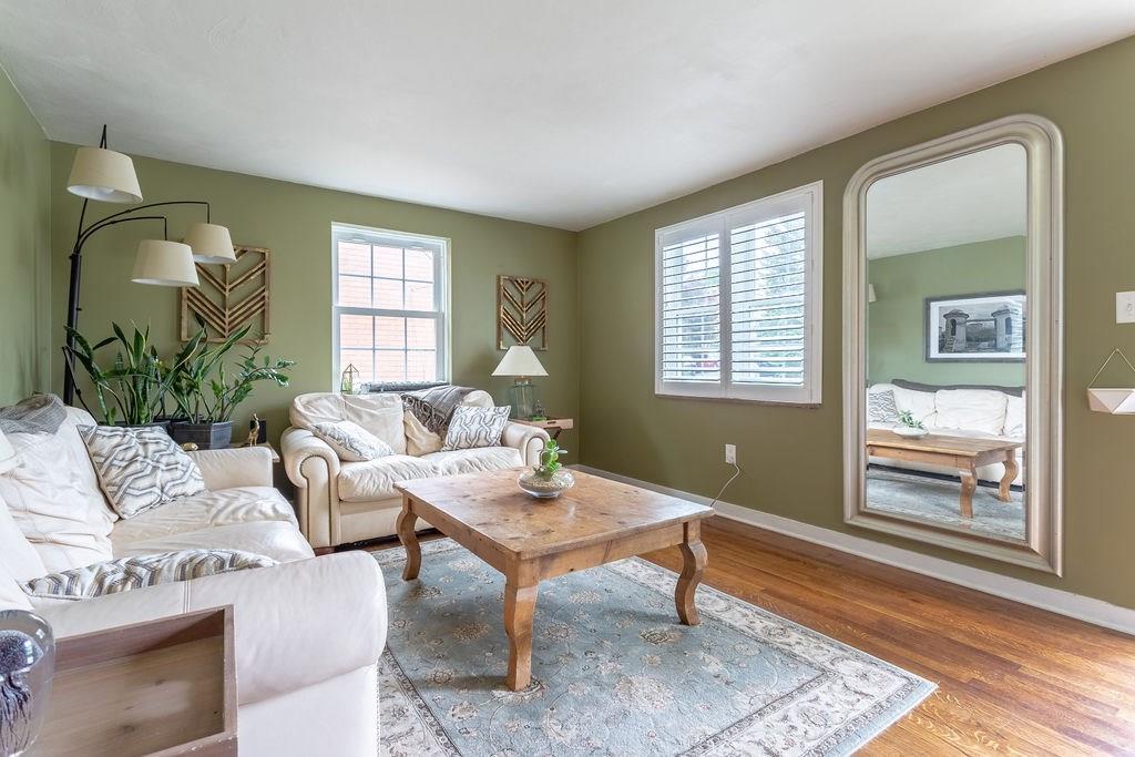 4104 Millington Road Pittsburgh, PA 15217 - Photo 3 of 25 Gallery Image 3