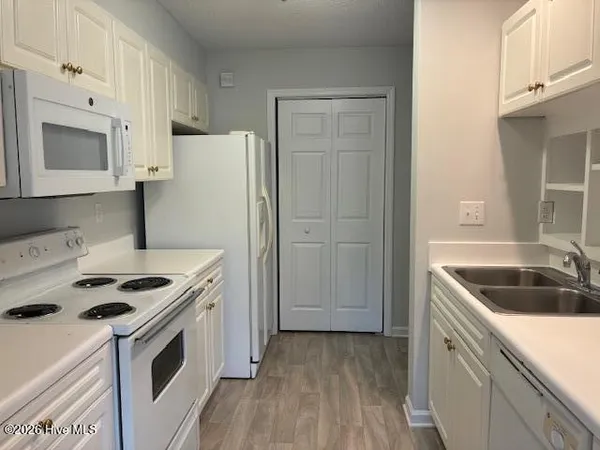 $209,500 | 904 Litchfield Way, Unit B, Wilmington, NC 28405