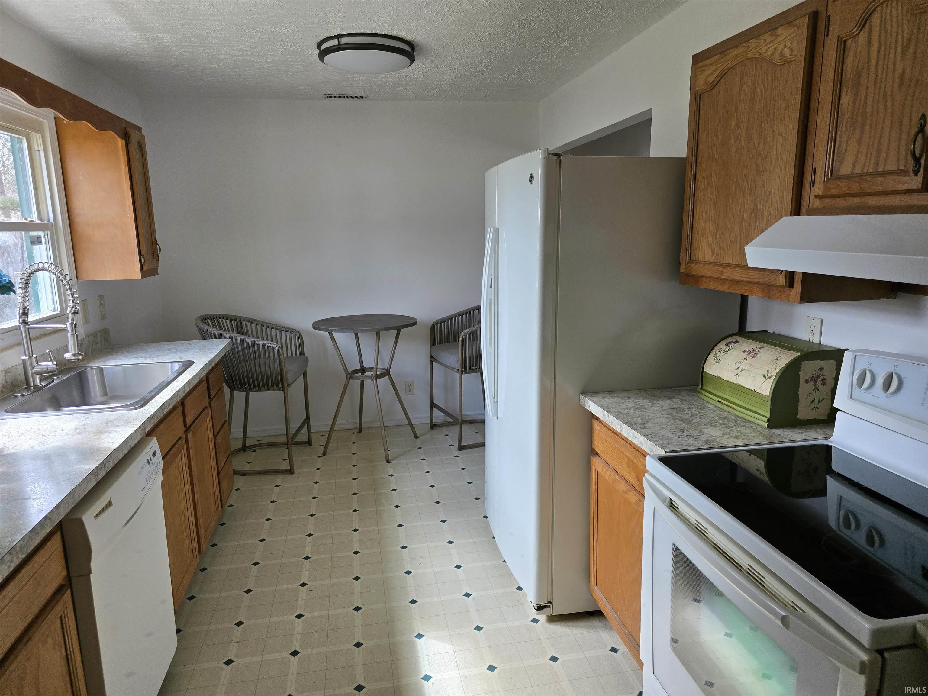 27740 Willard Road Elkhart, IN 46514 - Photo 8 of 15 Gallery Image 8