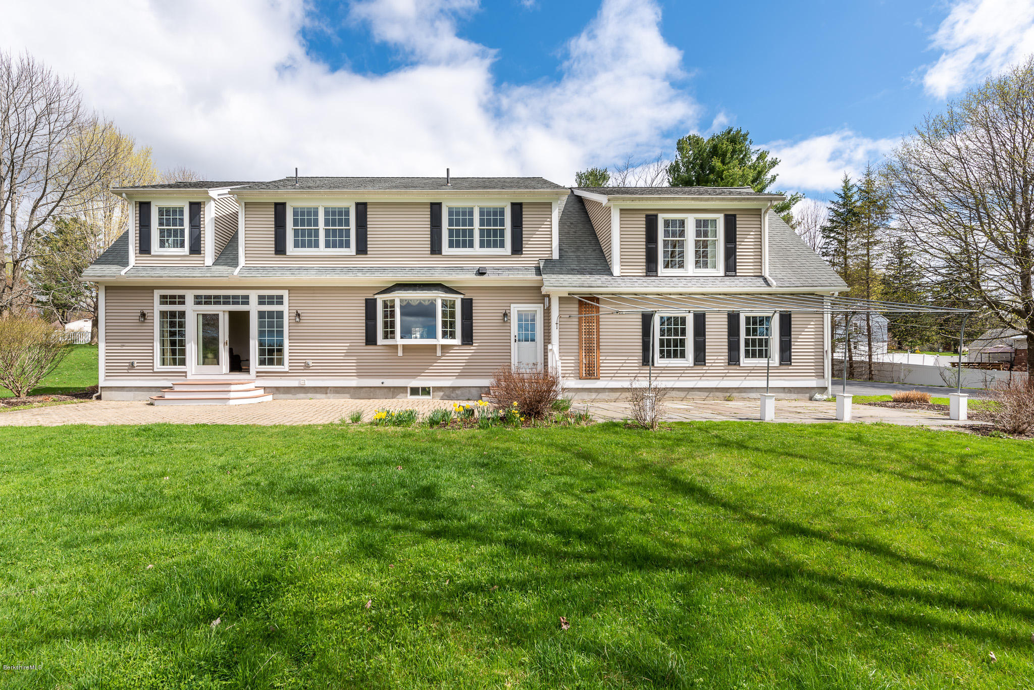 25 Stockbridge Road Lee, MA 01238 - Photo 22 of 26 Custom Stickbuilt