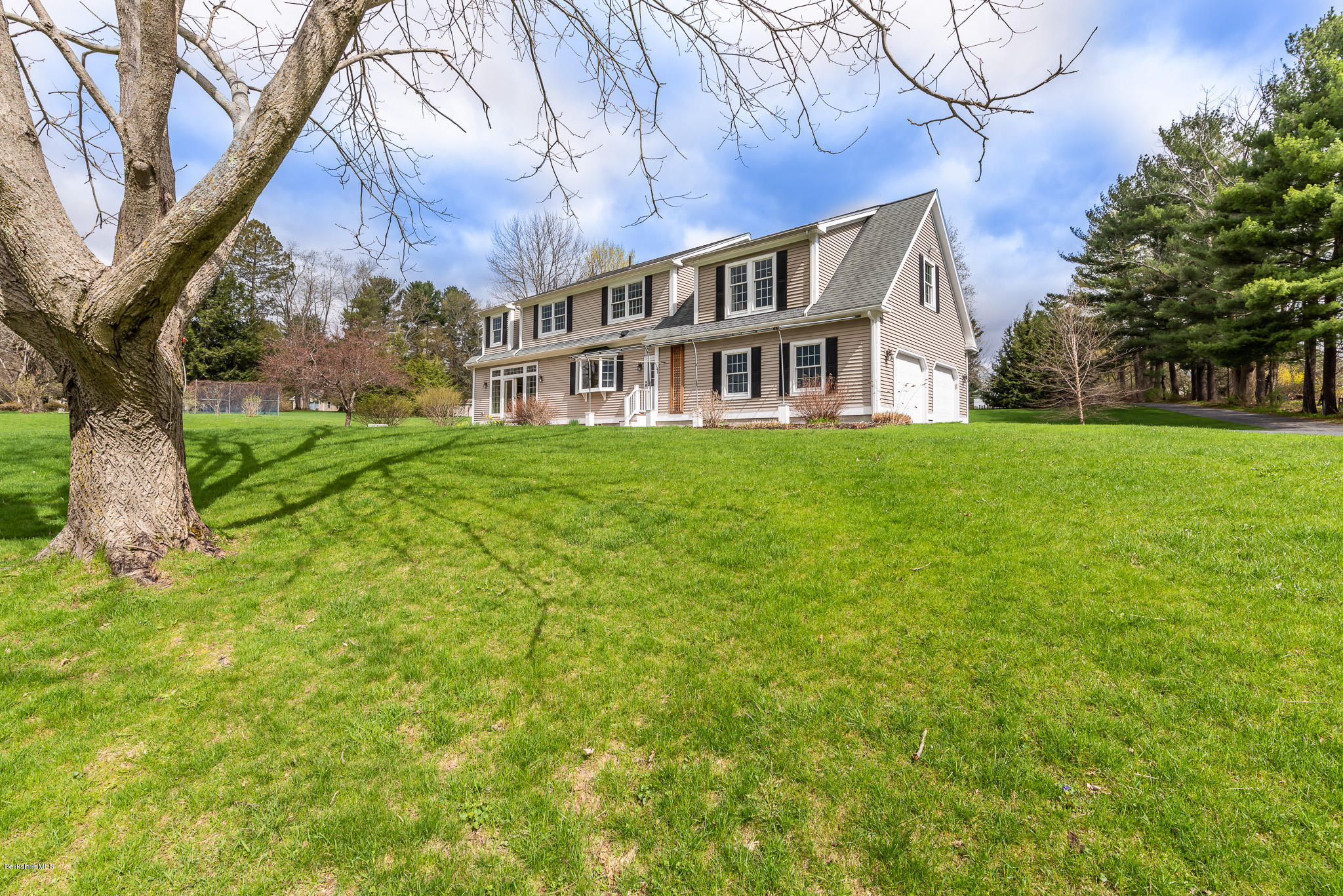 25 Stockbridge Road Lee, MA 01238 - Photo 23 of 26 Two Car Garage