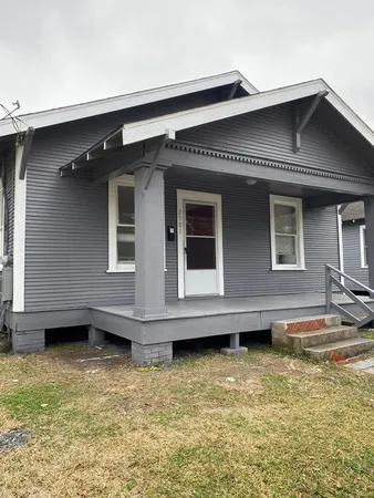 $1,025 | 2781 Sabine Pass Avenue, Beaumont, TX 77701