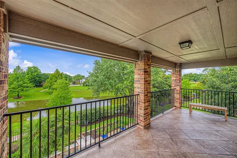 $900,000 | 83 Wyndehaven Lakes Drive, Katy, TX 77494