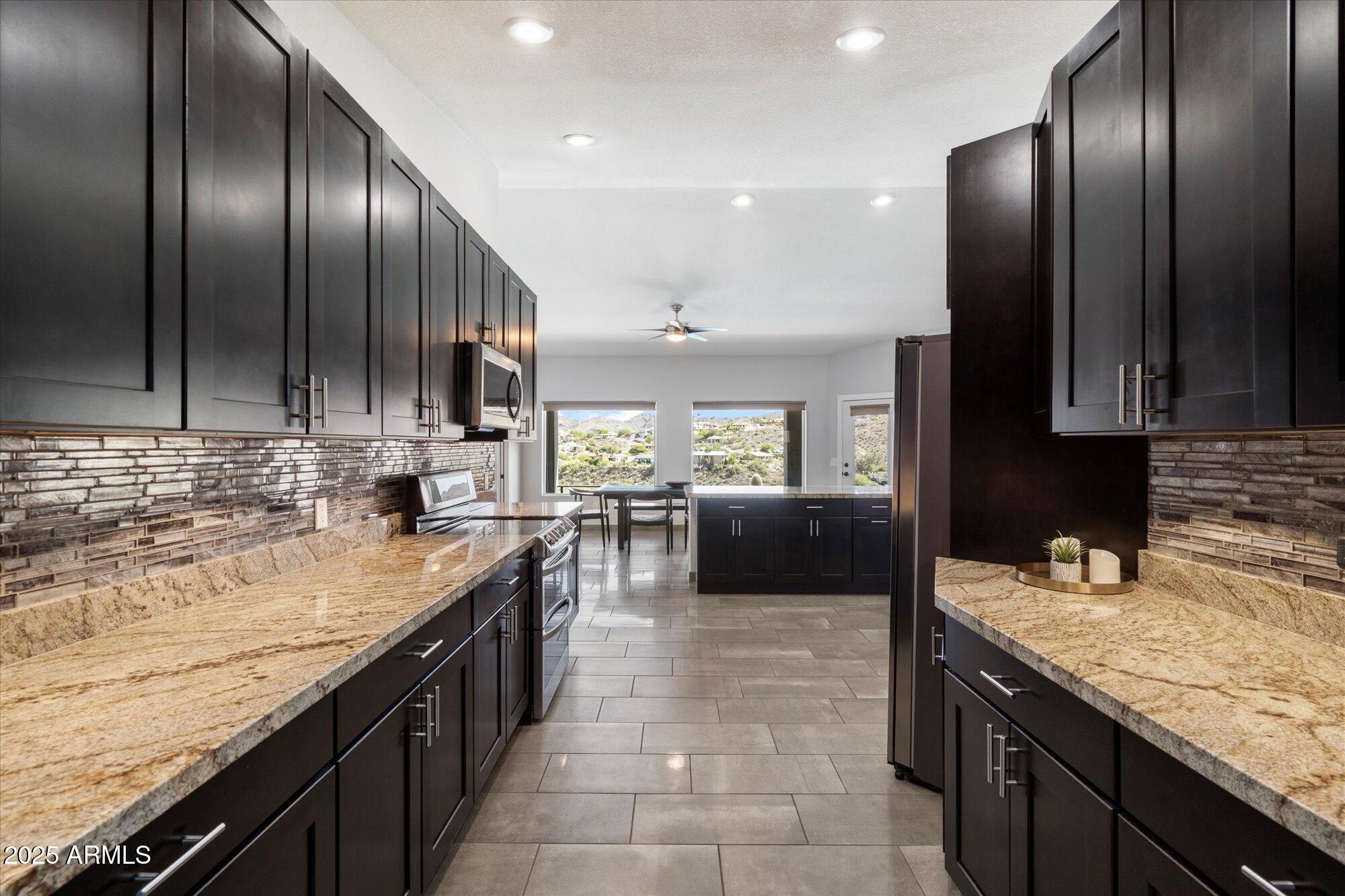 15031 Windyhill Road Fountain Hills, AZ 85268 - Photo 9 of 34 03-87952569