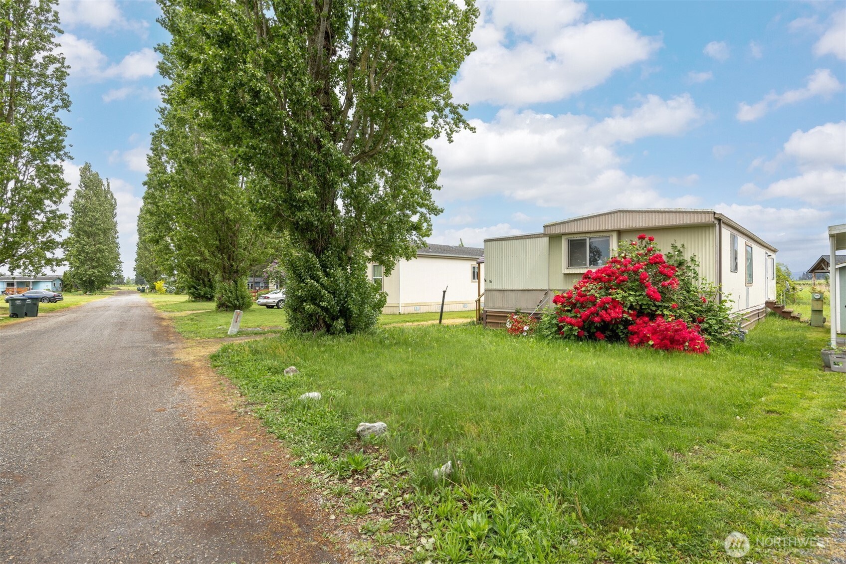 380 East Pole Road, Unit 16 Lynden, WA 98264 - Photo 2 of 4