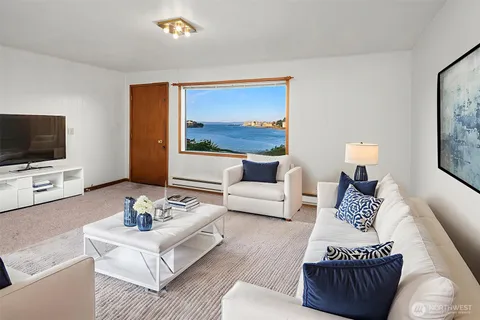 $2,100,000 | 3606 West Commodore Way, Seattle, WA 98199