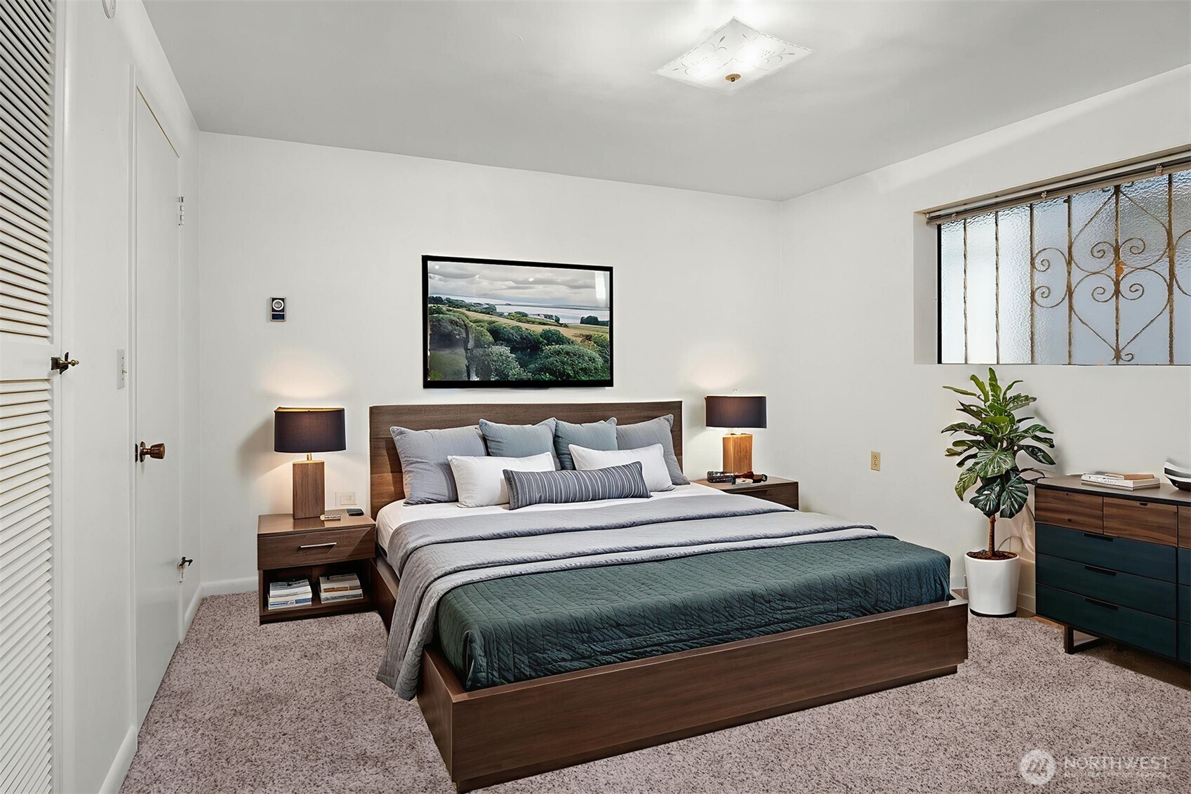 3606 West Commodore Way Seattle, WA 98199 - Photo 26 of 33