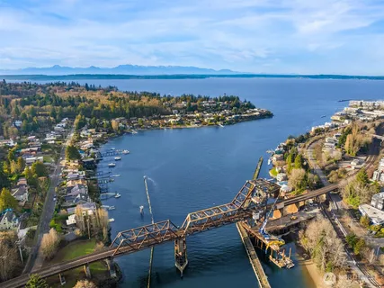 $2,100,000 | 3606 West Commodore Way, Seattle, WA 98199