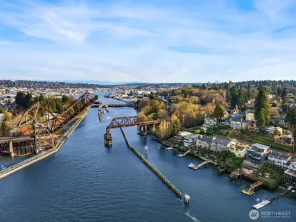 $2,100,000 | 3606 West Commodore Way, Seattle, WA 98199