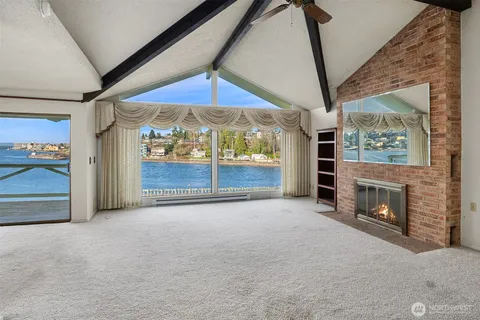 $2,100,000 | 3606 West Commodore Way, Seattle, WA 98199