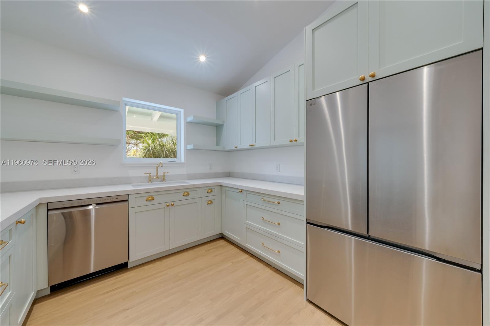 12535 Moss Ranch Road Pinecrest, FL 33156 - Photo 4 of 25 Kitchen