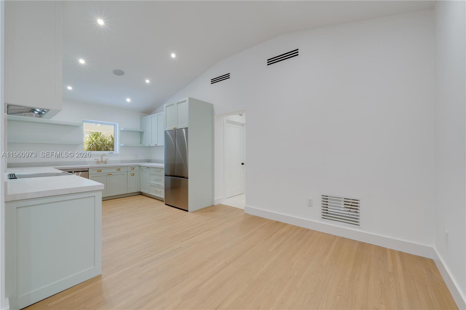 12535 Moss Ranch Road Pinecrest, FL 33156 - Photo 6 of 25 Kitchen with Breakfast Nook