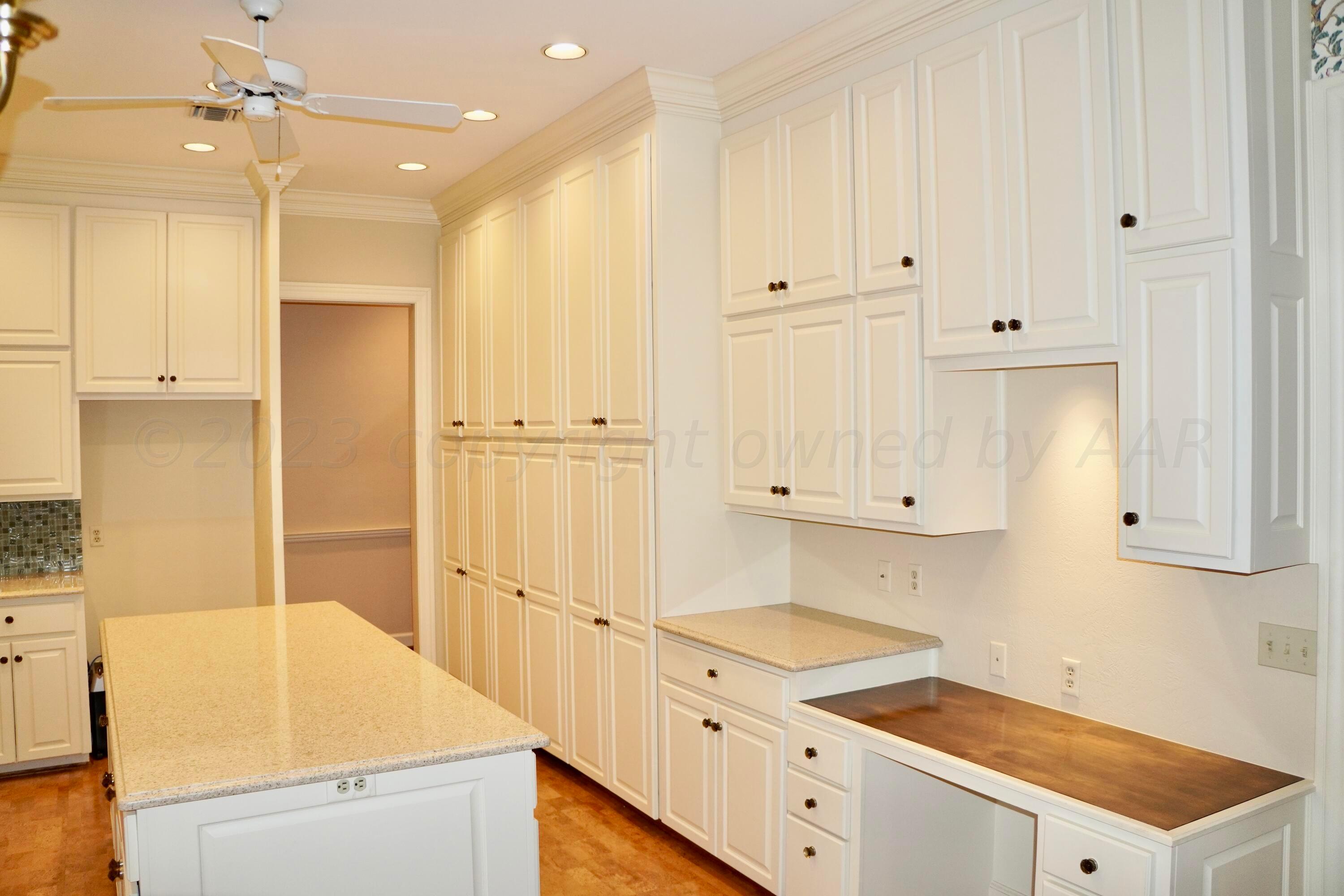 22 Edgewater Drive Amarillo, TX 79106 - Photo 20 of 52 Kitchen