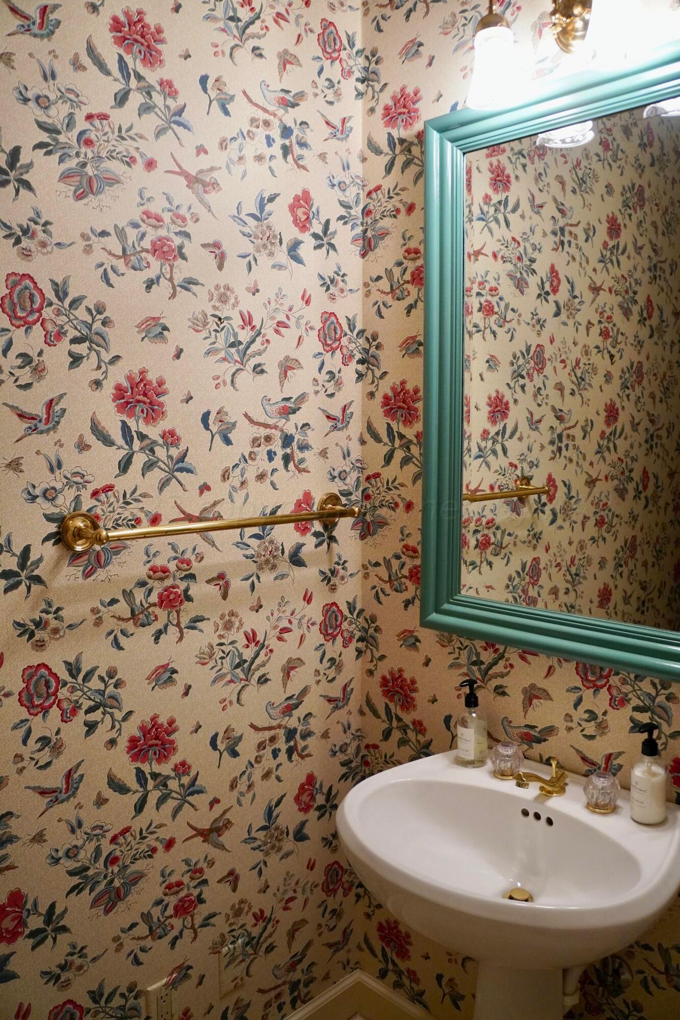 22 Edgewater Drive Amarillo, TX 79106 - Photo 23 of 52 Powder Bath